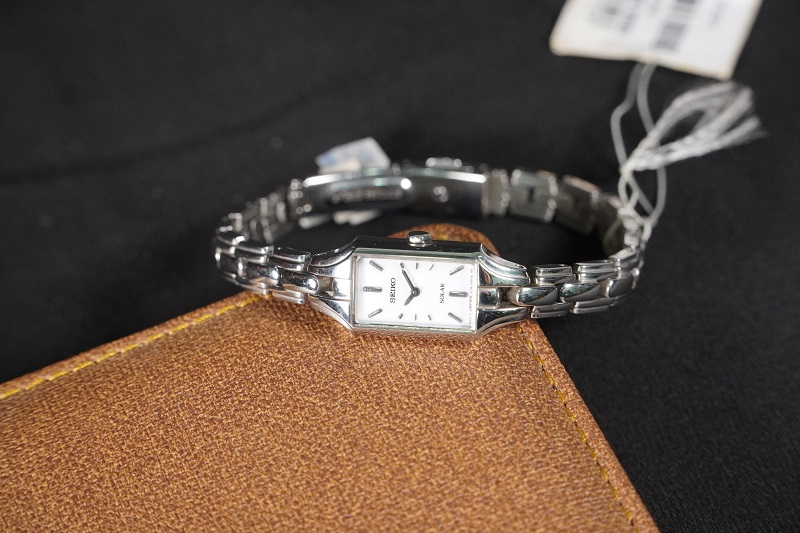 Đồng hồ đeo tay cho nữ Seiko