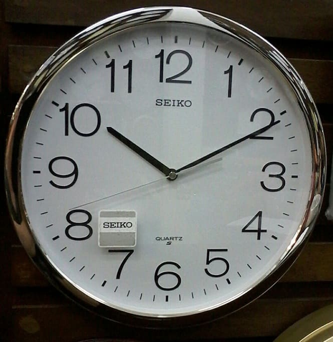 Đồng hồ treo tường Seiko QXA020S: Nét đẹp tinh tế đến từ sự đơn giản