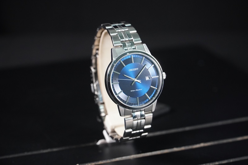 Orient FUNG8003D0 đích thị là chiếc đồng hồ dành cho doanh nhân thành đạt