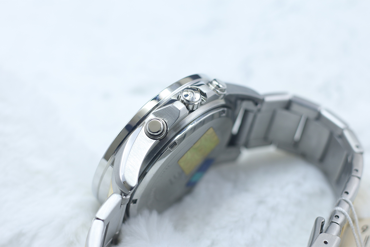 dong-ho-casio-edifice-efr-547sg-7avudf